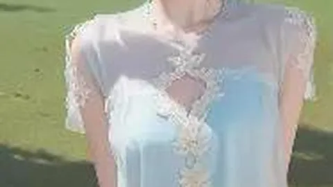 陈昱霖公开与“儿子”合影引关注，闲暇时光修炼金刚经